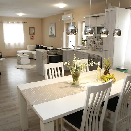 Apartment Tina Vodice